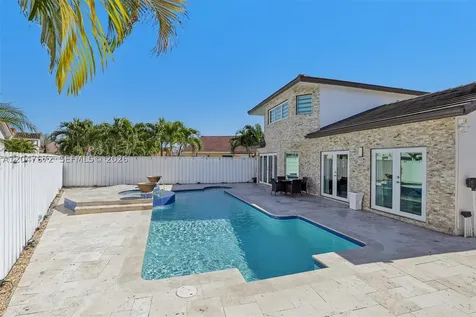 6173 NW 181st Terr Circle N Hialeah FL 33015