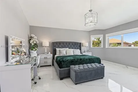 6173 NW 181st Terr Circle N Hialeah FL 33015