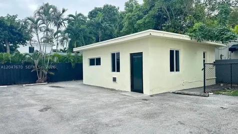 320 SW 29th Road Miami FL 33129
