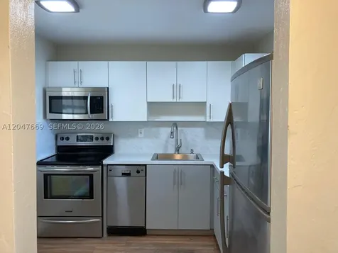 7900 Tatum Waterway Drive Miami Beach FL 33141