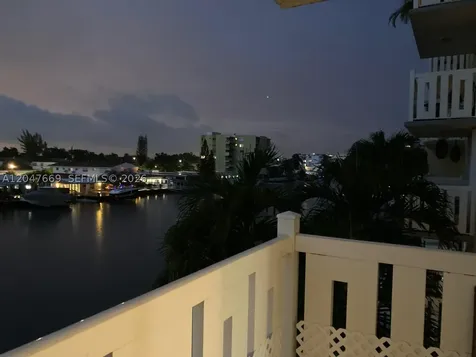 7900 Tatum Waterway Drive Miami Beach FL 33141
