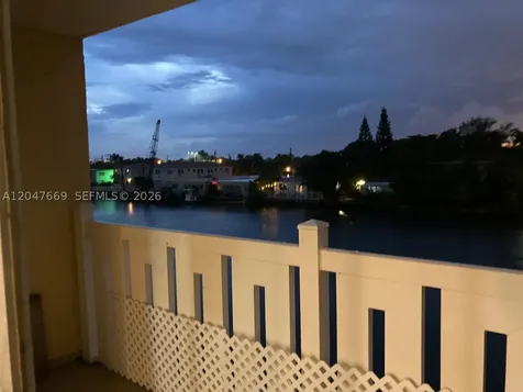 7900 Tatum Waterway Drive Miami Beach FL 33141