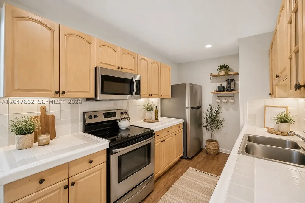 721 N 69th Avenue Hollywood FL 33024