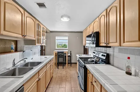 721 N 69th Avenue Hollywood FL 33024
