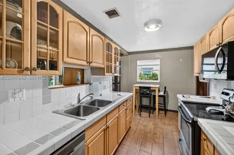 721 N 69th Avenue Hollywood FL 33024
