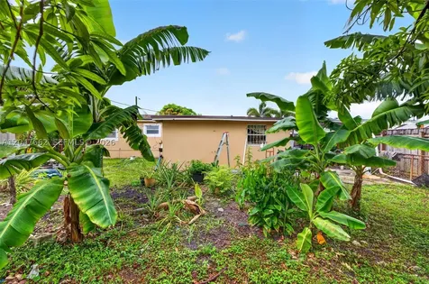 721 N 69th Avenue Hollywood FL 33024