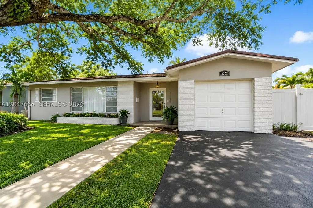 2202 N 42nd Avenue Hollywood FL 33021