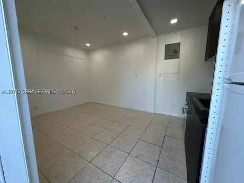 301 9th Street Hallandale Beach FL 33009