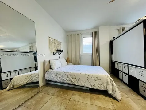 842 Meridian Miami Beach FL 33139