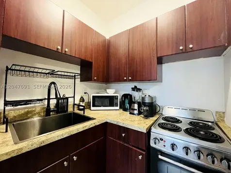 842 Meridian Miami Beach FL 33139