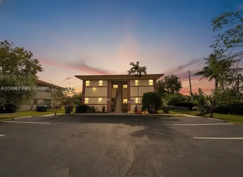 825 SW 10th Street Hallandale Beach FL 33009
