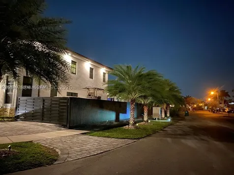 14856 SW 27th Terrace Miami FL 33185