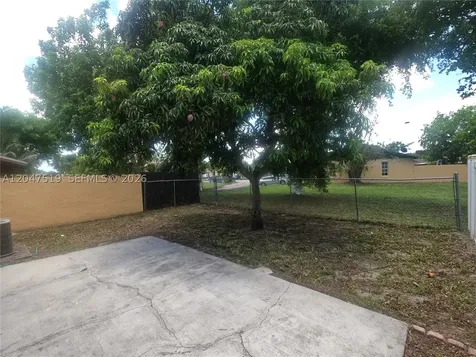 3060 NW 204th Lane Miami Gardens FL 33056