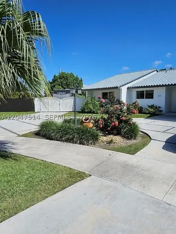 61 NW 132nd Place Miami FL 33182