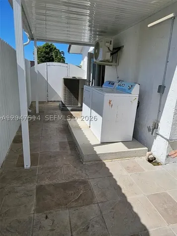 61 NW 132nd Place Miami FL 33182