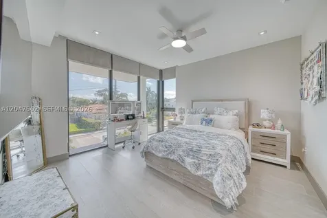 7520 W Treasure Drive North Bay Village FL 33141