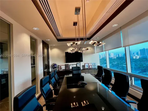 20900 NE 30 Th Avenue Aventura FL 33180