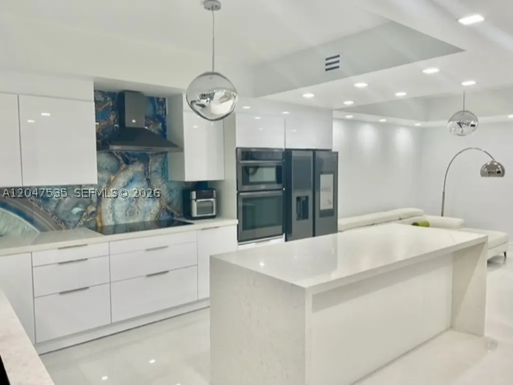 3330 NE 190th Street Aventura FL 33180