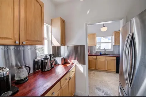 4035 N Meridian Avenue Miami Beach FL 33140