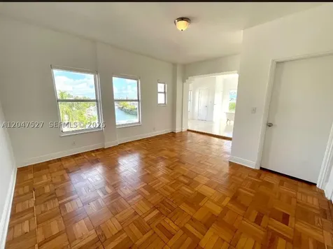 4035 N Meridian Avenue Miami Beach FL 33140
