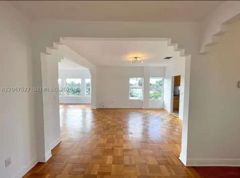 4035 N Meridian Avenue Miami Beach FL 33140
