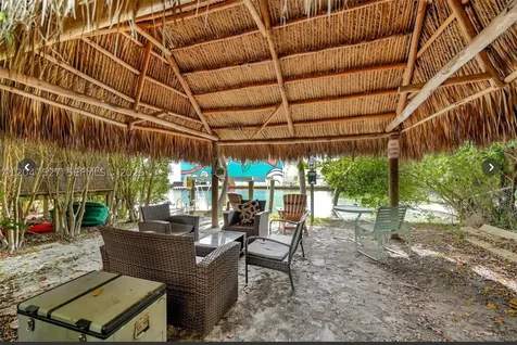 4035 N Meridian Avenue Miami Beach FL 33140