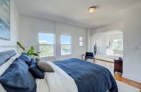 4035 N Meridian Avenue Miami Beach FL 33140