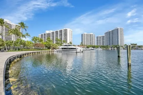 3640 Yacht Club Drive Aventura FL 33180