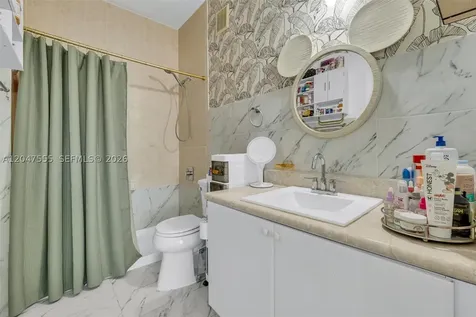 17820 NW 73rd Avenue Hialeah FL 33015