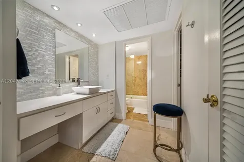 5701 Collins Avenue Miami Beach FL 33140