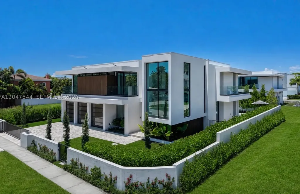 1099 NE 4th Avenue Boca Raton FL 33432