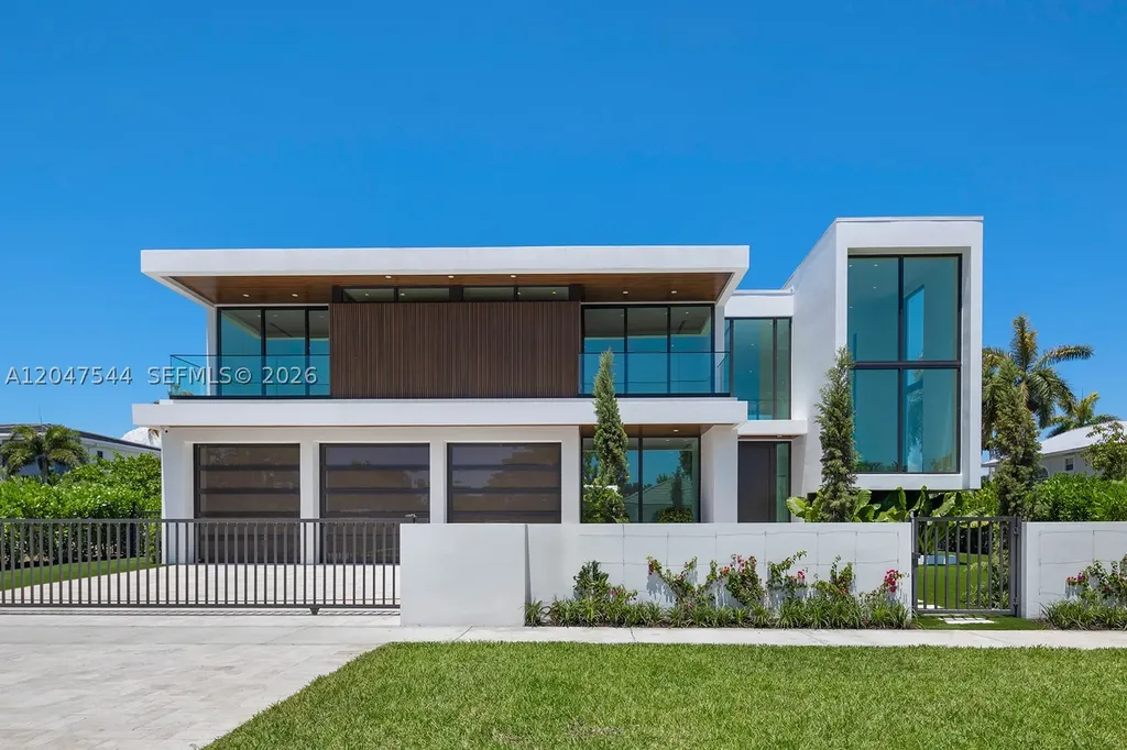 1099 NE 4th Avenue Boca Raton FL 33432