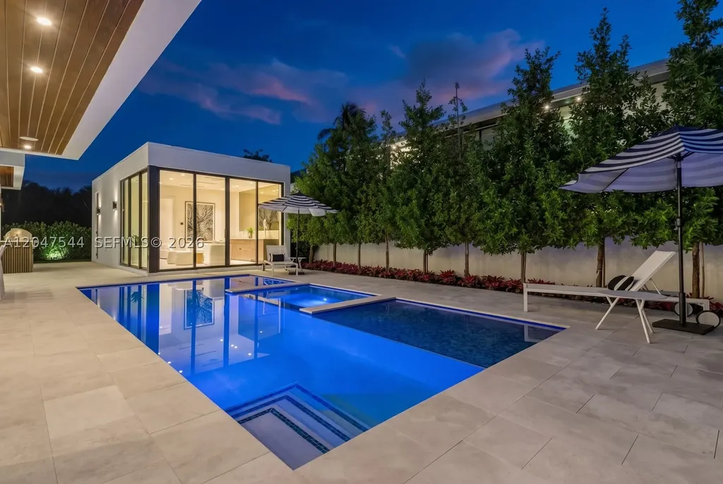 1099 NE 4th Avenue Boca Raton FL 33432