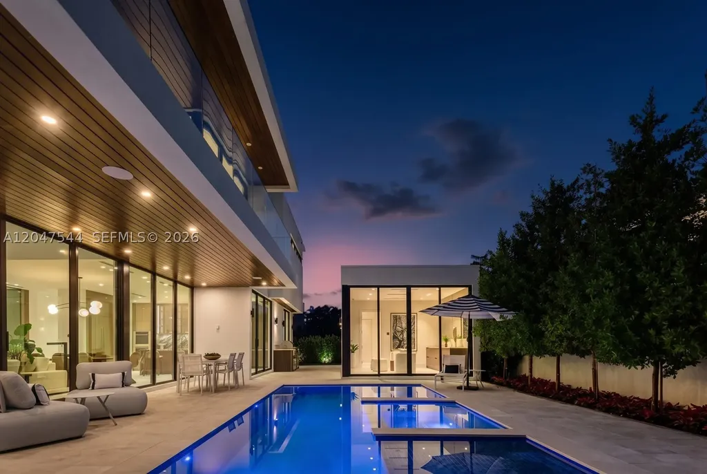 1099 NE 4th Avenue Boca Raton FL 33432