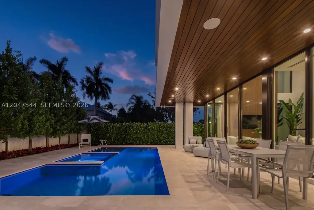 1099 NE 4th Avenue Boca Raton FL 33432
