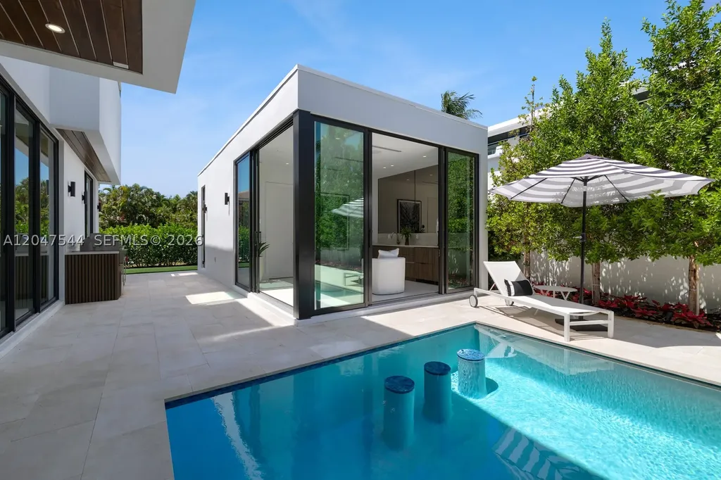 1099 NE 4th Avenue Boca Raton FL 33432