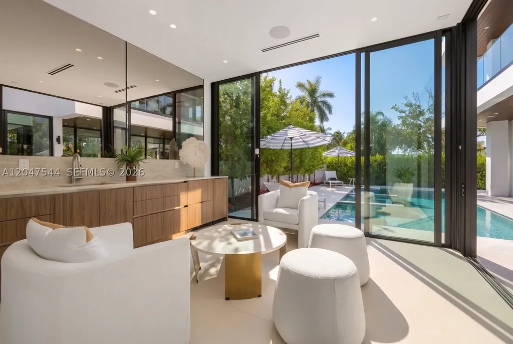 1099 NE 4th Avenue Boca Raton FL 33432