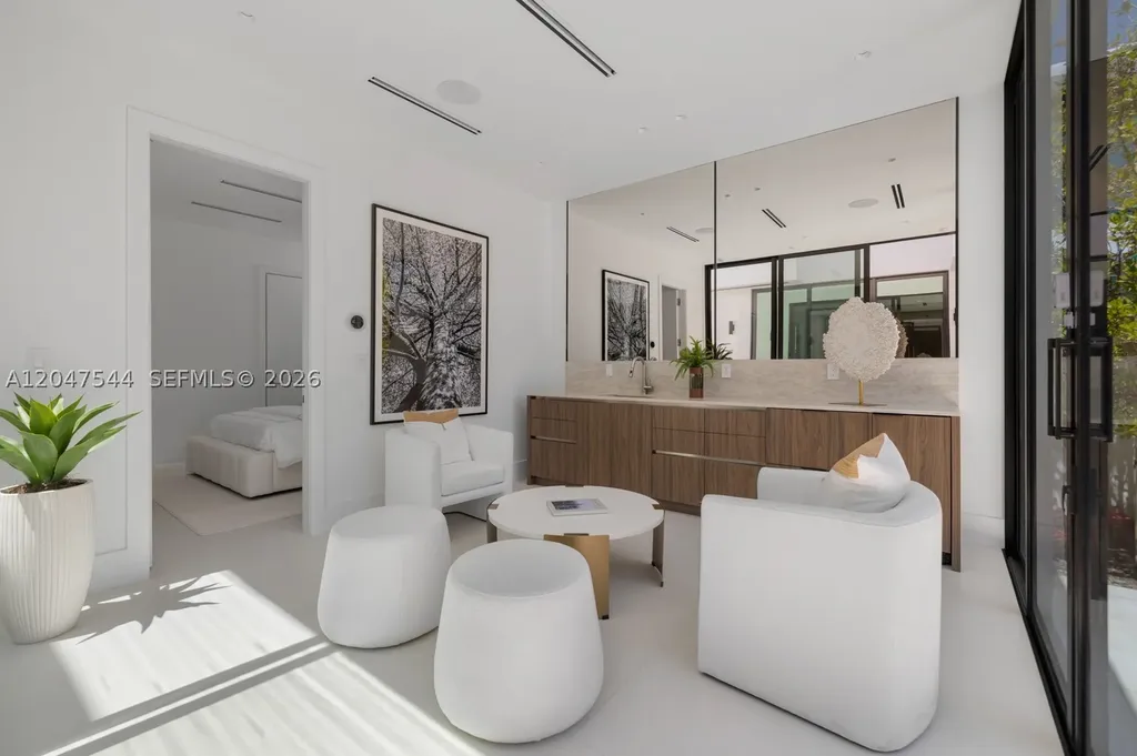 1099 NE 4th Avenue Boca Raton FL 33432