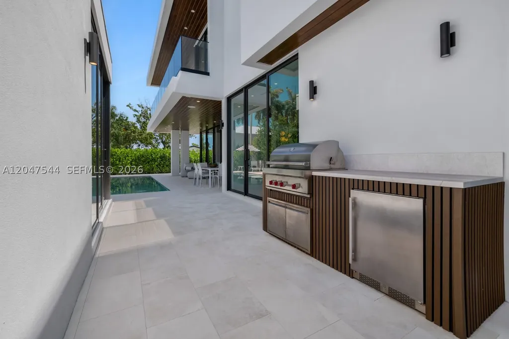 1099 NE 4th Avenue Boca Raton FL 33432