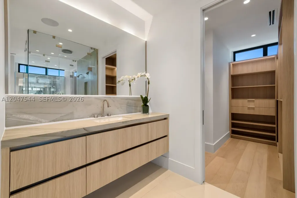 1099 NE 4th Avenue Boca Raton FL 33432