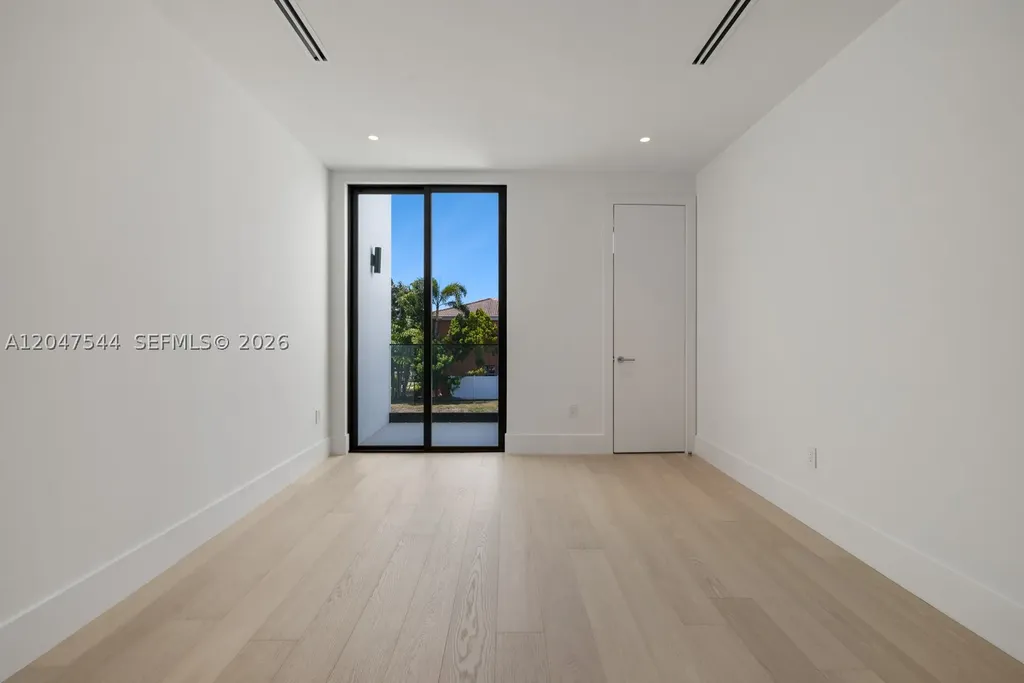 1099 NE 4th Avenue Boca Raton FL 33432