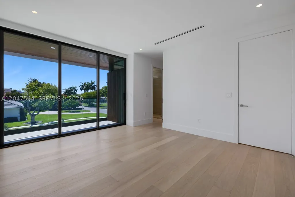 1099 NE 4th Avenue Boca Raton FL 33432