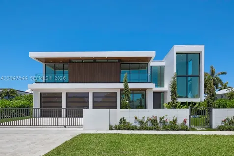 1099 NE 4th Avenue Boca Raton FL 33432
