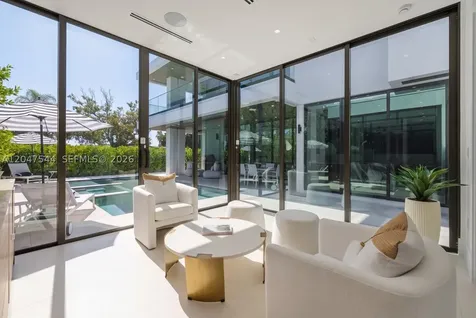 1099 NE 4th Avenue Boca Raton FL 33432