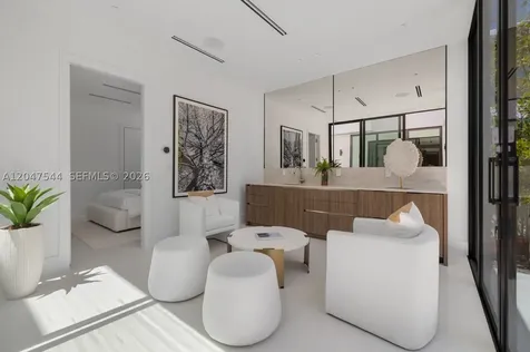 1099 NE 4th Avenue Boca Raton FL 33432