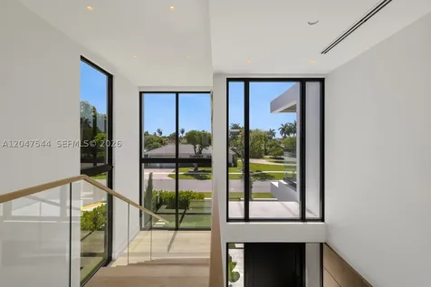 1099 NE 4th Avenue Boca Raton FL 33432