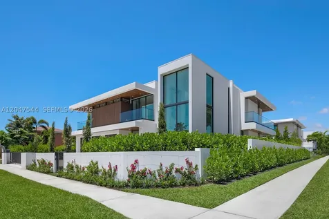 1099 NE 4th Avenue Boca Raton FL 33432