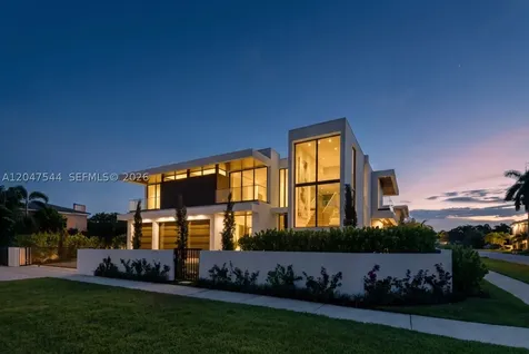1099 NE 4th Avenue Boca Raton FL 33432