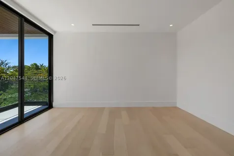 1099 NE 4th Avenue Boca Raton FL 33432