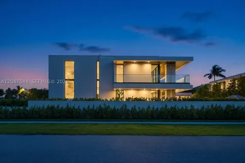 1099 NE 4th Avenue Boca Raton FL 33432